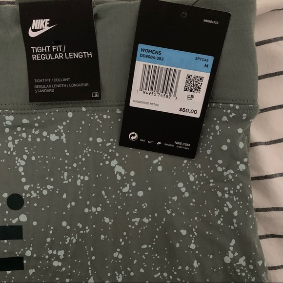 Nike Sportswear Leg-A-See Women's High-Rise Legging - Picture 3 of 3